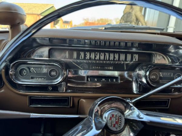 Cadillac 62 Sedan DeVille 1957 127625