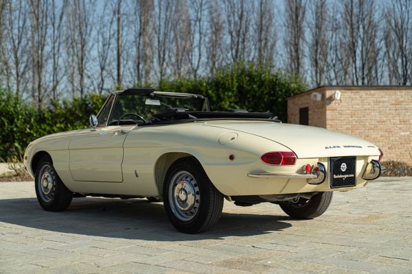 Alfa Romeo 1750 Spider Veloce 1969 122775