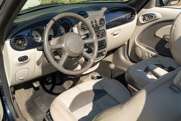 Chrysler PT CRUISER LIMITED 2.4 L CABRIOLET 2005 131971