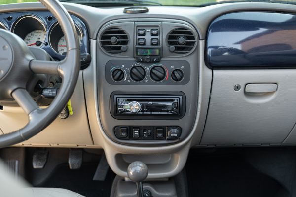 Chrysler PT CRUISER LIMITED 2.4 L CABRIOLET 2005 131972