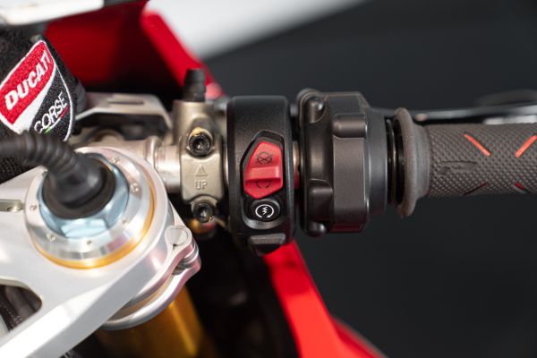 Ducati V4 Panigale Speciale 2019 132046