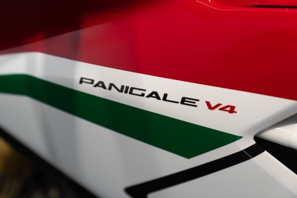 Ducati V4 Panigale Speciale 2019 132051