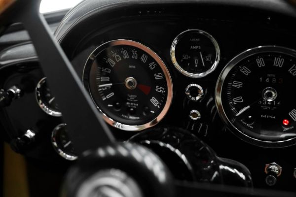 Aston Martin DB 6 Vantage 1967 107417