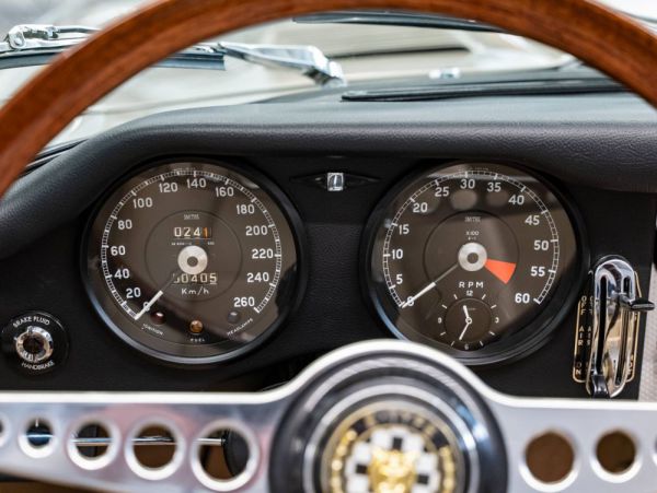 Jaguar E-Type 3.8 1964 102108
