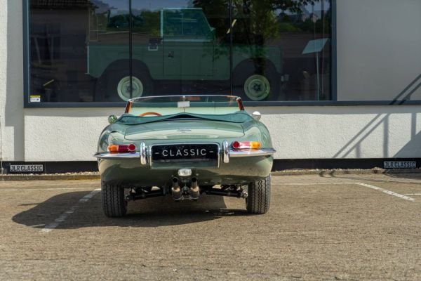 Jaguar E-Type 4.2 1967 121131