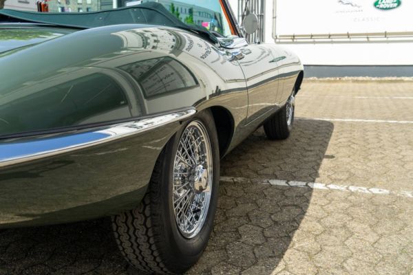 Jaguar E-Type 4.2 1967 121135