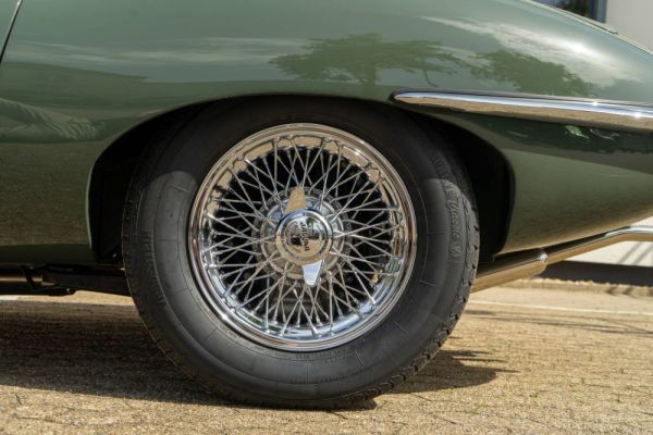 Jaguar E-Type 4.2 1967 121136