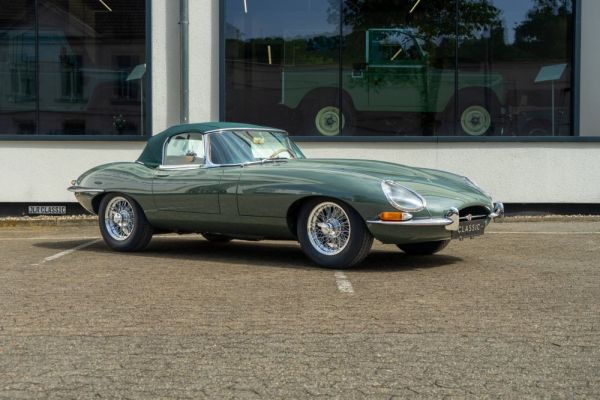 Jaguar E-Type 4.2 1967 121140