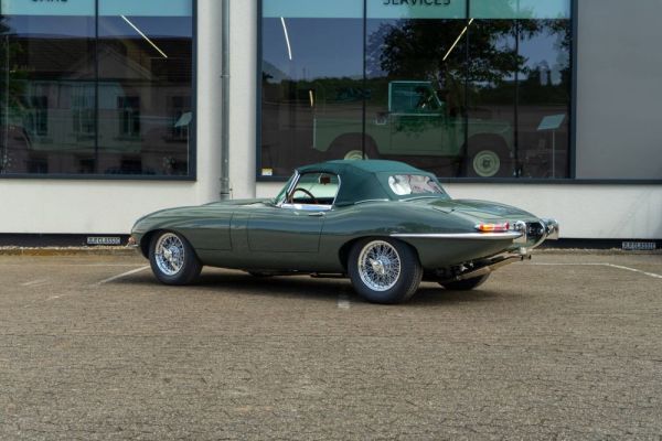 Jaguar E-Type 4.2 1967 121141