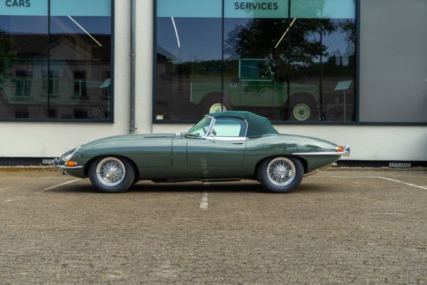 Jaguar E-Type 4.2 1967 121142