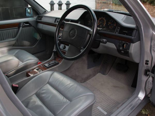 Mercedes-Benz 300 TE 4-Matic 1991 88137