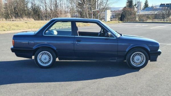 BMW 320i 1990 108485