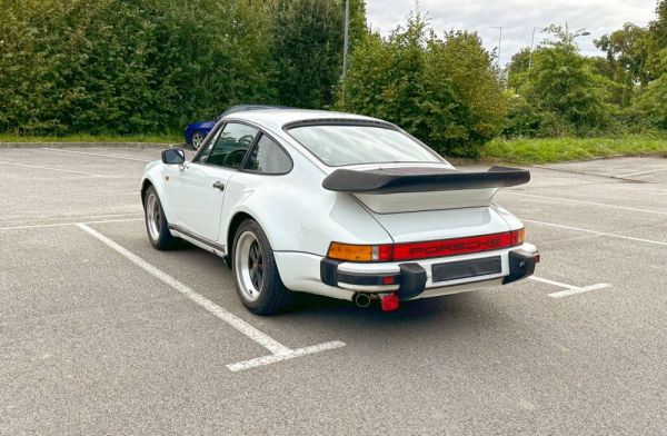 Porsche 911 Carrera 3.2 (WTL) 1985 120375