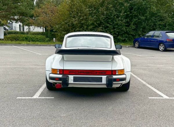 Porsche 911 Carrera 3.2 (WTL) 1985 120377