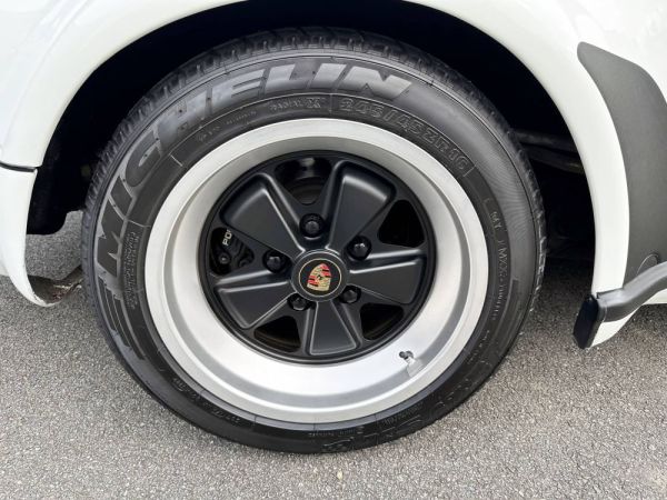 Porsche 911 Carrera 3.2 (WTL) 1985 120387