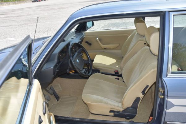 BMW 323i 1980 115789