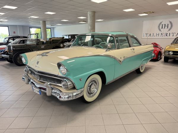 Ford Fairlane 1955