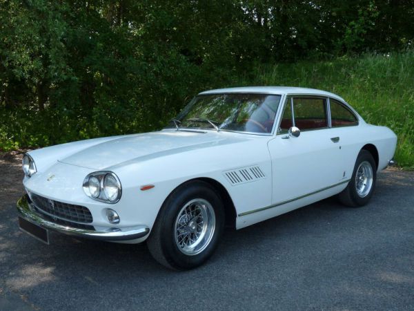 Ferrari 330 GT 2+2 1964