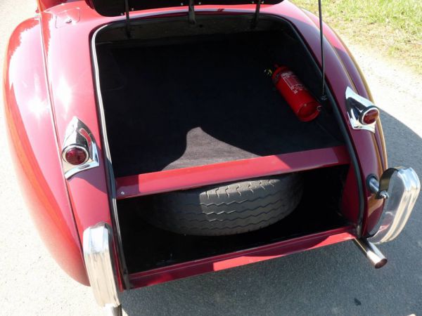 Jaguar XK 120 FHC 1952 31107