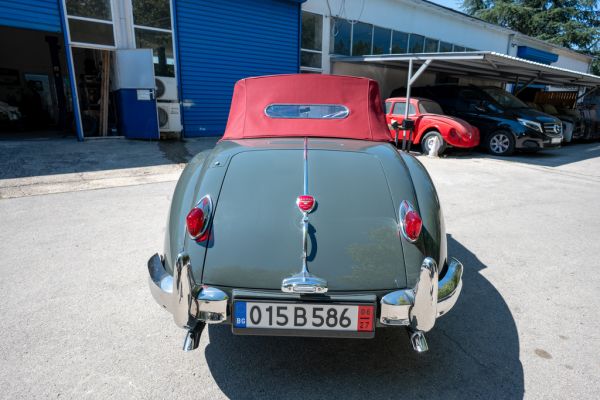 Jaguar XK140 SE Roadster open two-seater 1955 132708