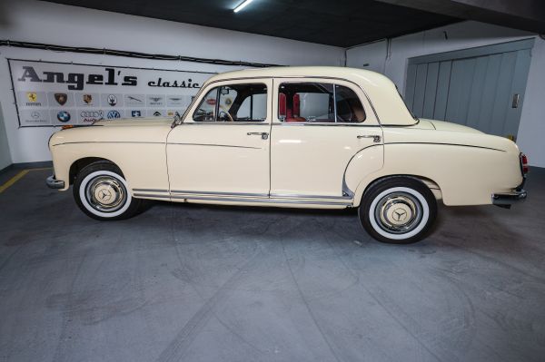 Mercedes-Benz 220 S 1958