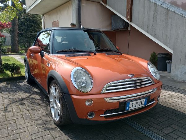 Mini COOPER 1600 CABRIO R52 2004