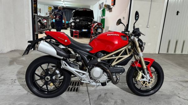 Ducati Monster 900 2013 134343