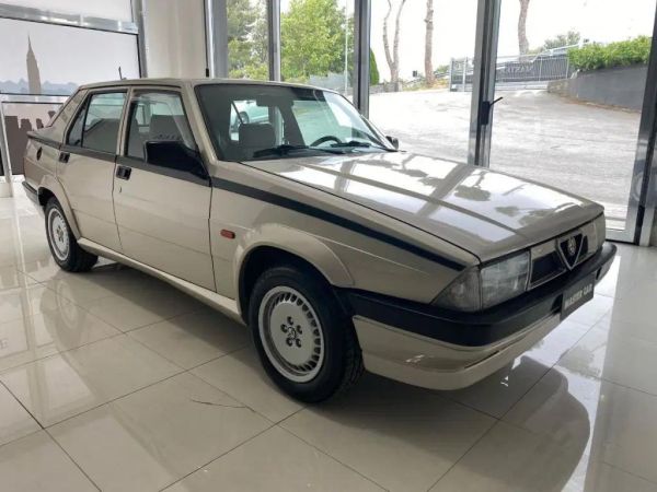 Alfa Romeo 75 2.0 Twin Spark 1988 134452