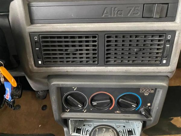 Alfa Romeo 75 2.0 Twin Spark 1988 134454