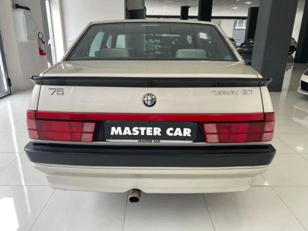 Alfa Romeo 75 2.0 Twin Spark 1988 134459