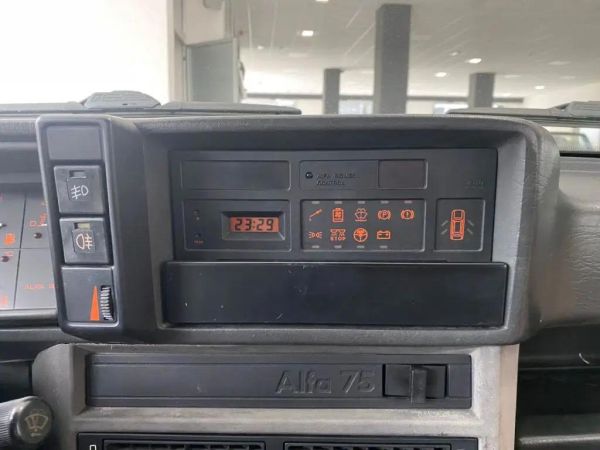 Alfa Romeo 75 2.0 Twin Spark 1988 134463