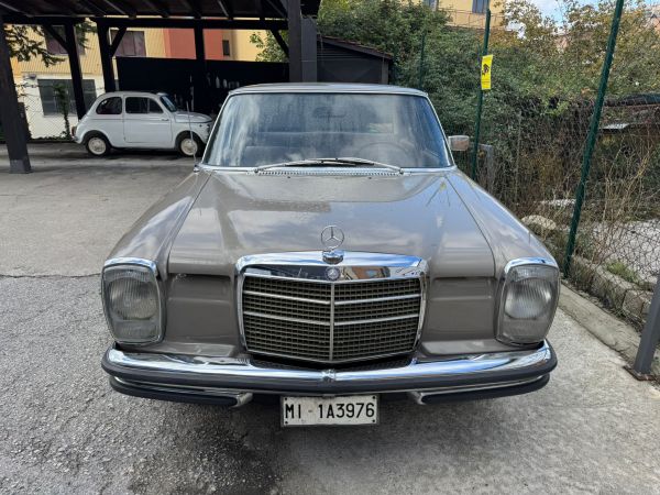 Mercedes-Benz 250 1986 135068