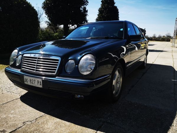 Mercedes-Benz 320 E 1996 135371