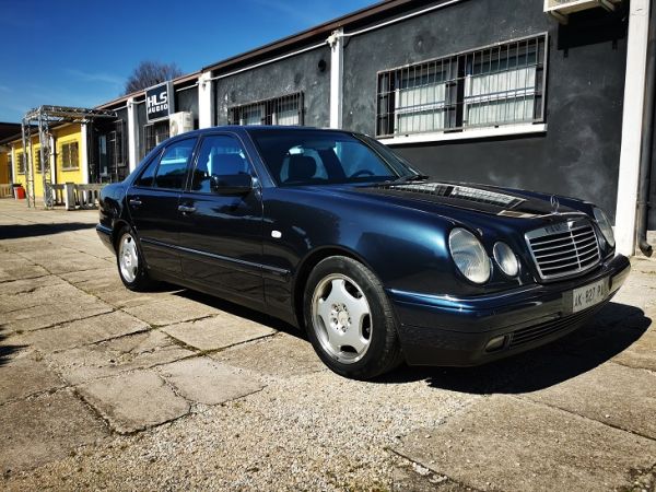 Mercedes-Benz 320 E 1996 135372