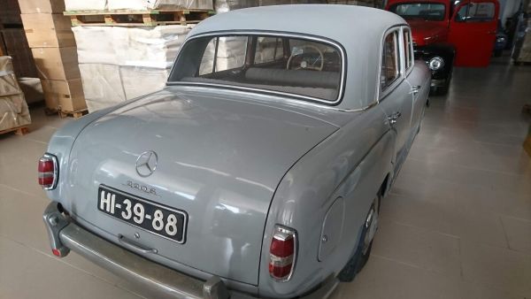 Mercedes-Benz 220 S 1959 134796