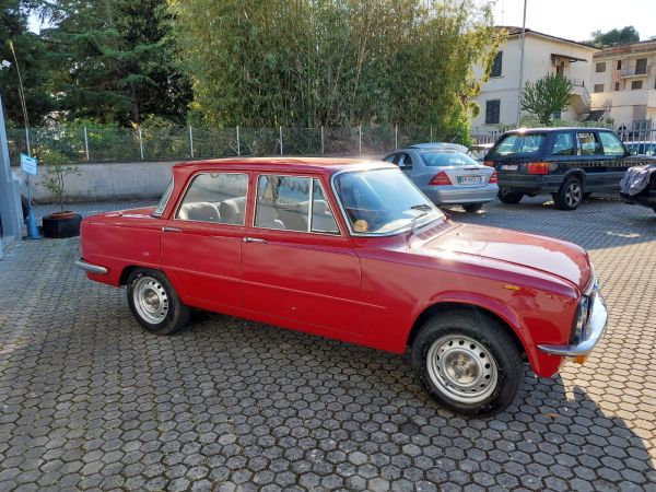 Alfa Romeo Giulia Nuova Super 1300 1975 135007