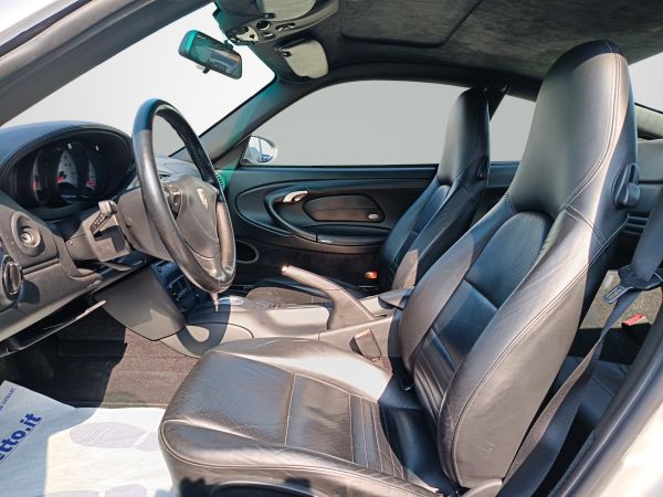 Porsche 911 Carrera 4 2001 135400