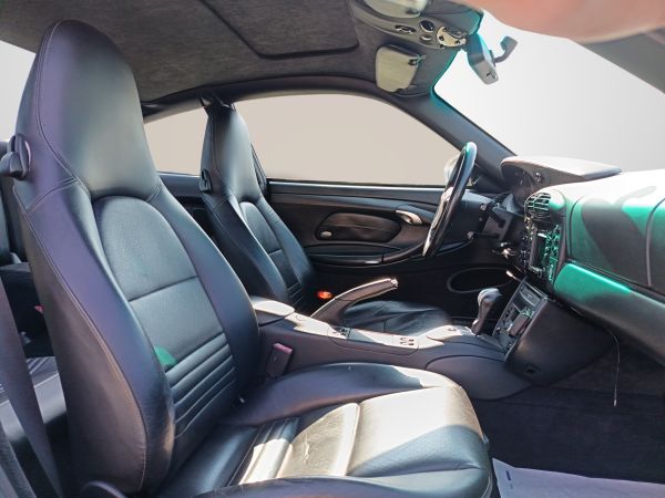 Porsche 911 Carrera 4 2001 135402