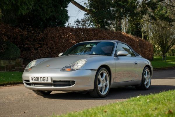 Porsche 911 Carrera 4 2000 114691