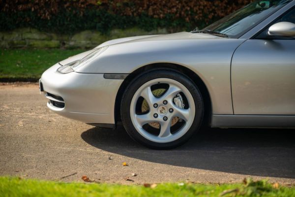 Porsche 911 Carrera 4 2000 114693