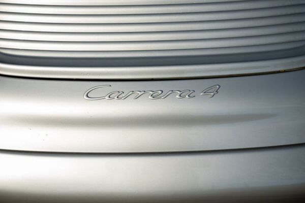 Porsche 911 Carrera 4 2000 114700