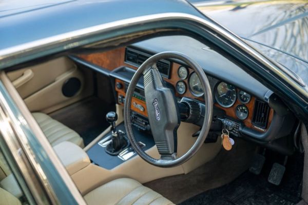 Daimler Sovereign 4.2 1984 120210