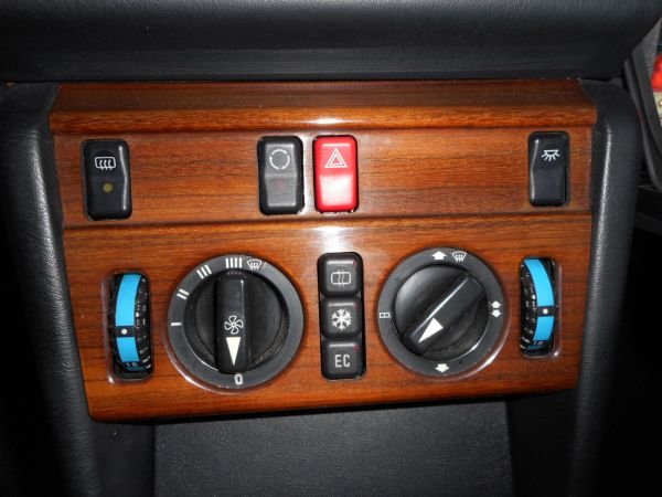 Mercedes-Benz 260 E 1985 135716