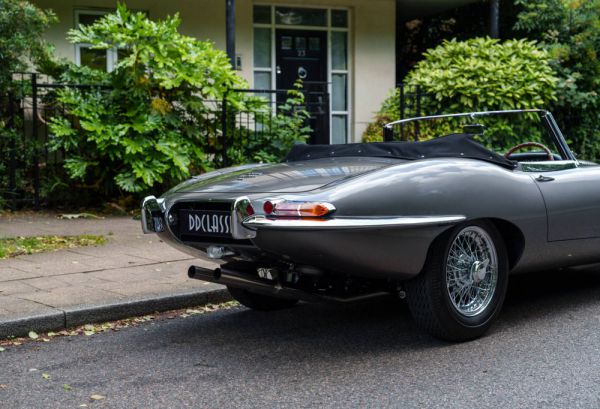 Jaguar E-Type 4.2 1965 13764