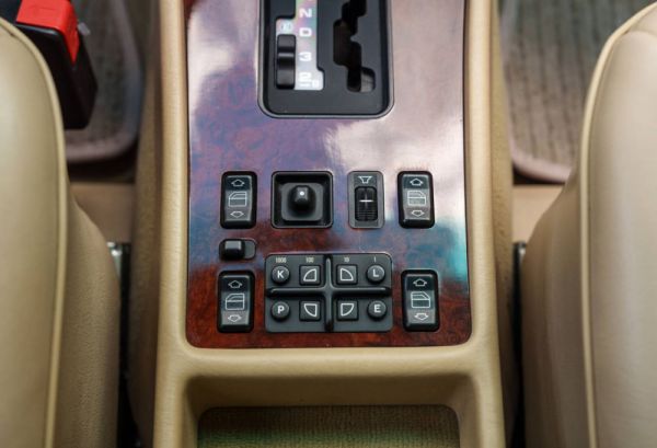 Mercedes-Benz 560 SEL 1986 13813