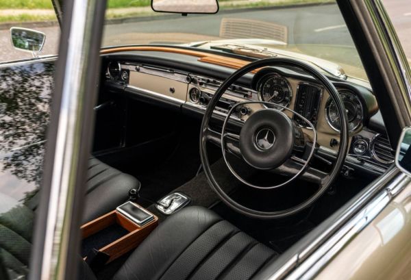 Mercedes-Benz 250 SL 1967 118922